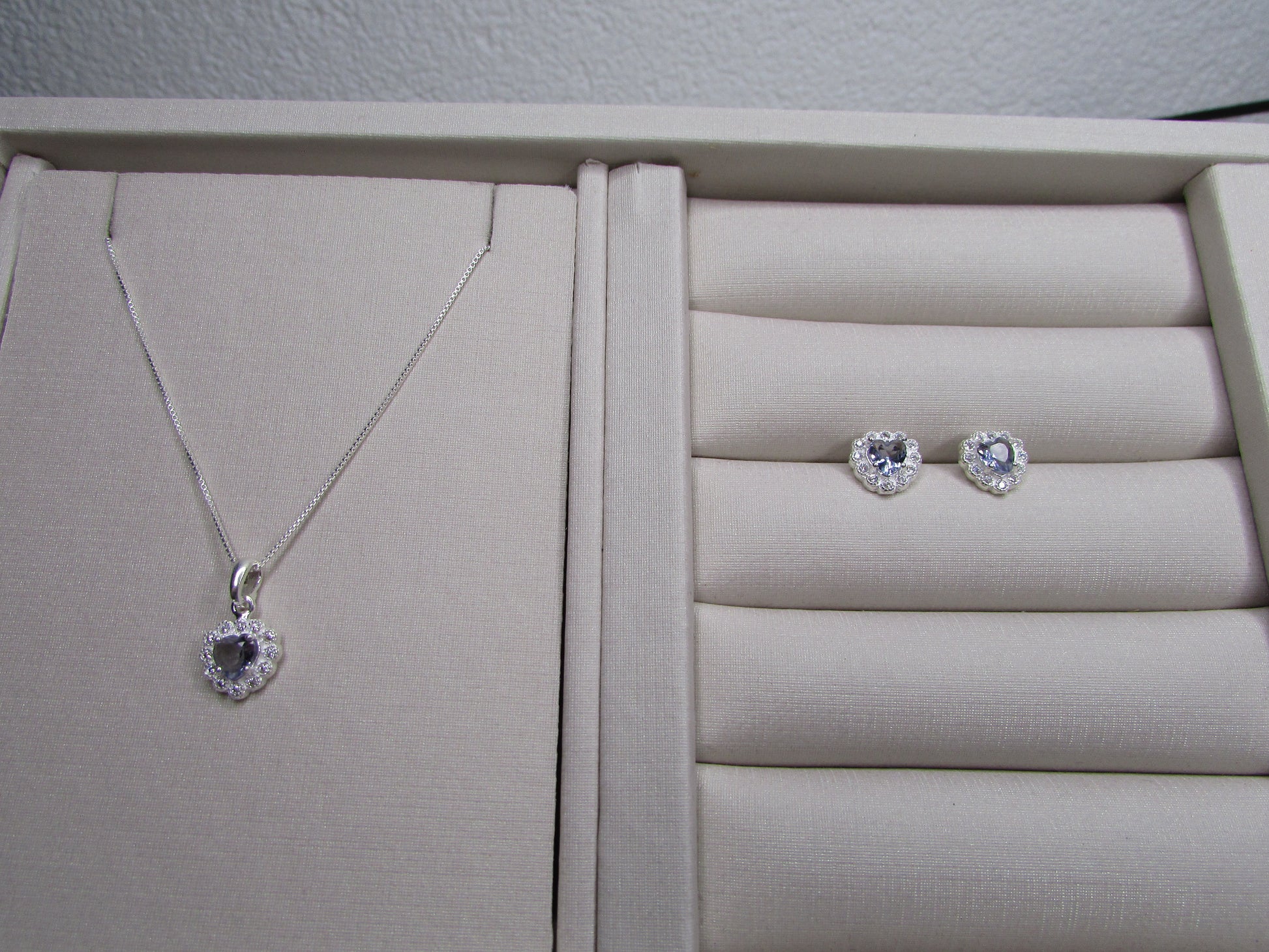 Conjunto Zirconia Lilas Coração