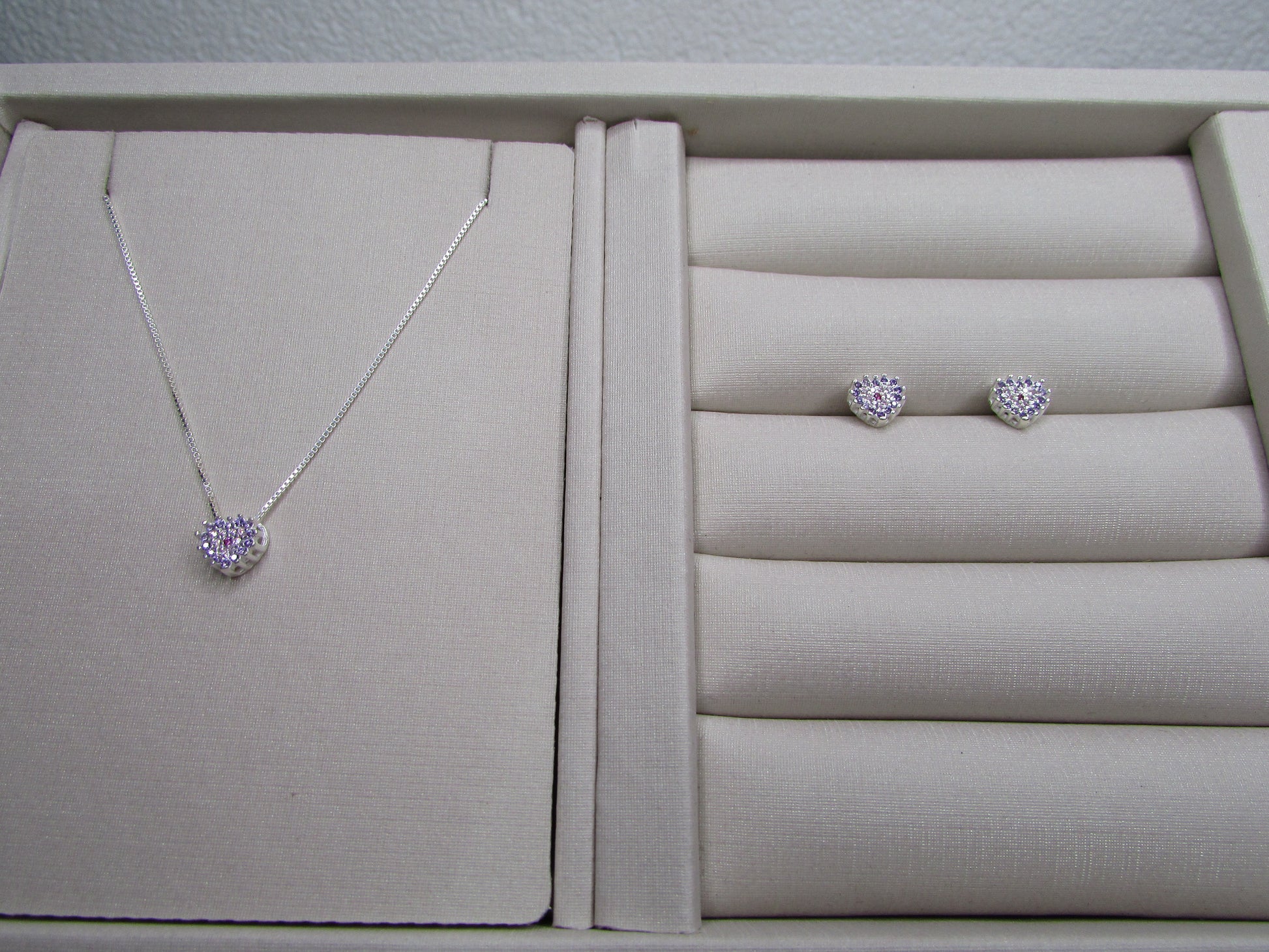 Conjunto Mini Coração Cravejado Rosa e Roxo