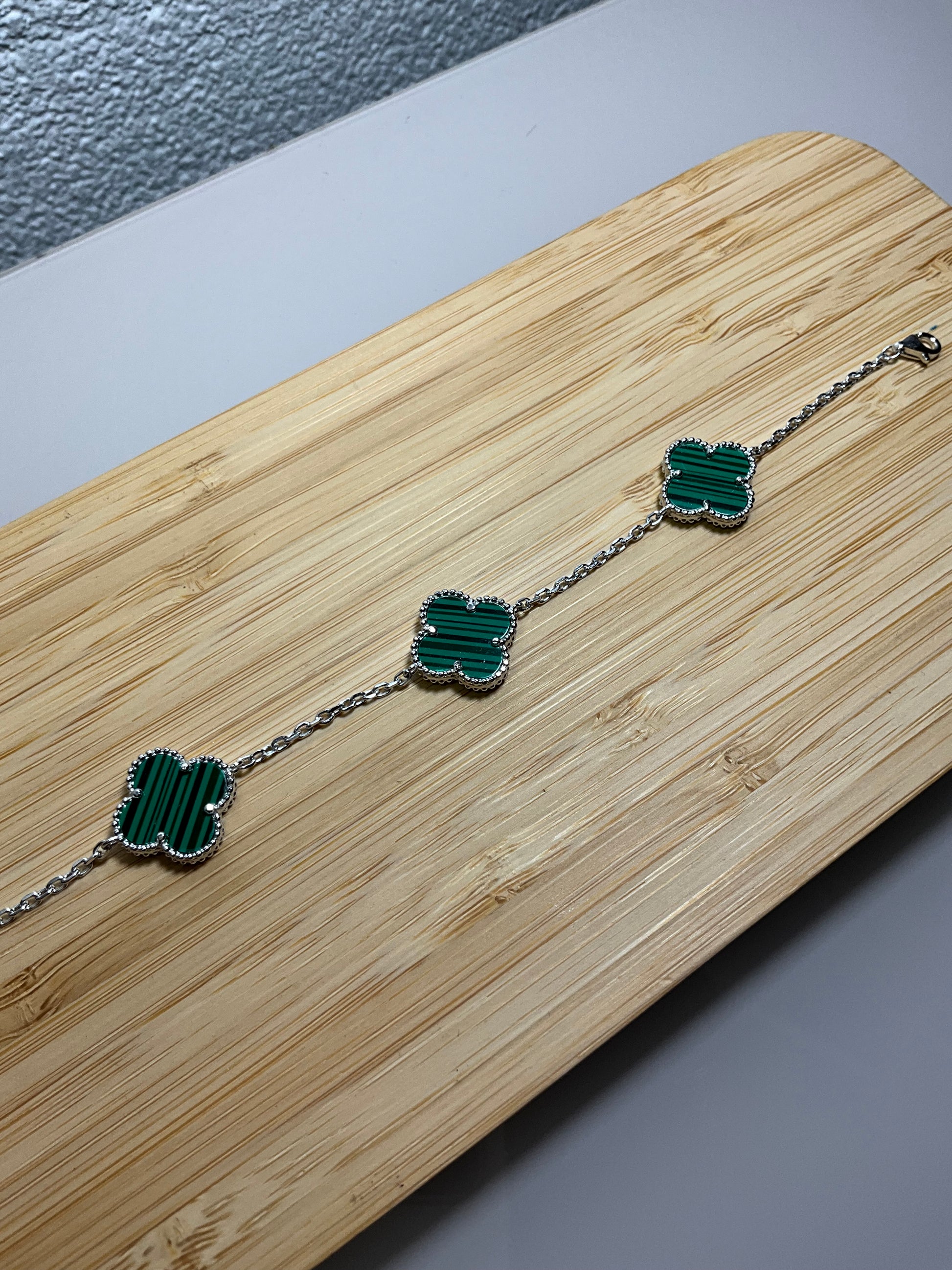 Pulseira Três Trevos Malaquita