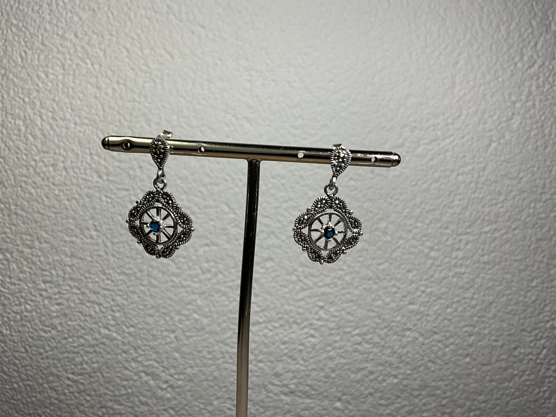 Brinco Mandala Marcassita e Zircônia Azul