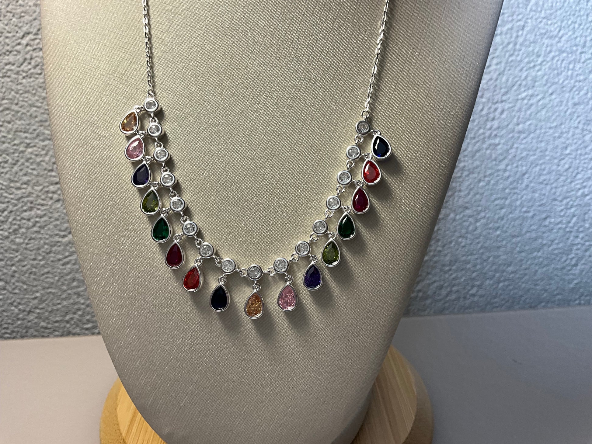 Colar Gotas Zircônias Coloridas