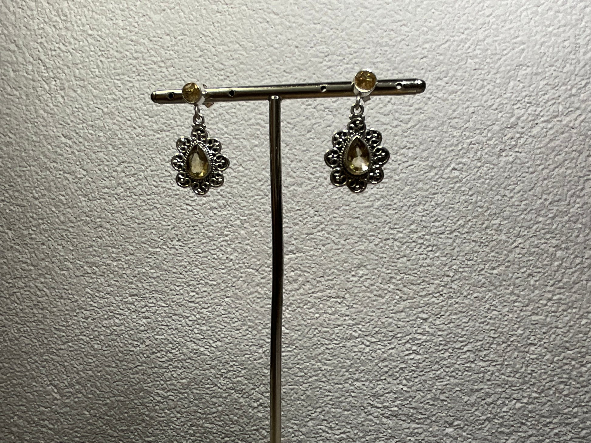 Brinco Gota Citrino Lateral Trabalhada