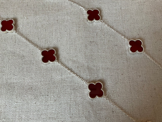Colar Trevos Vermelho