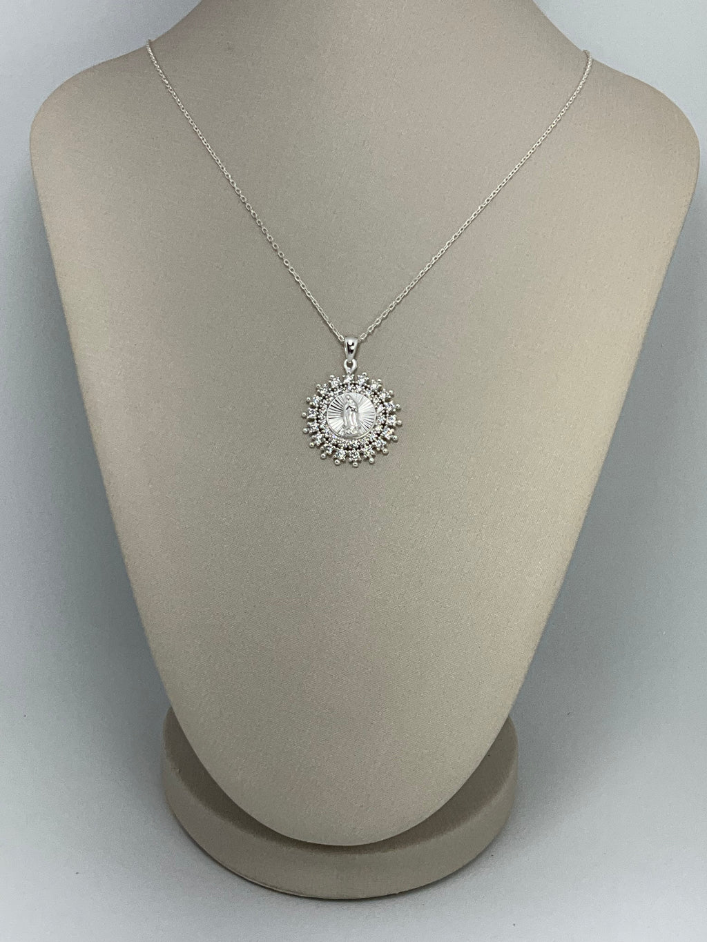 Colar Nossa Senhora Guadalupe com Lateral Cravejada com Zircônias