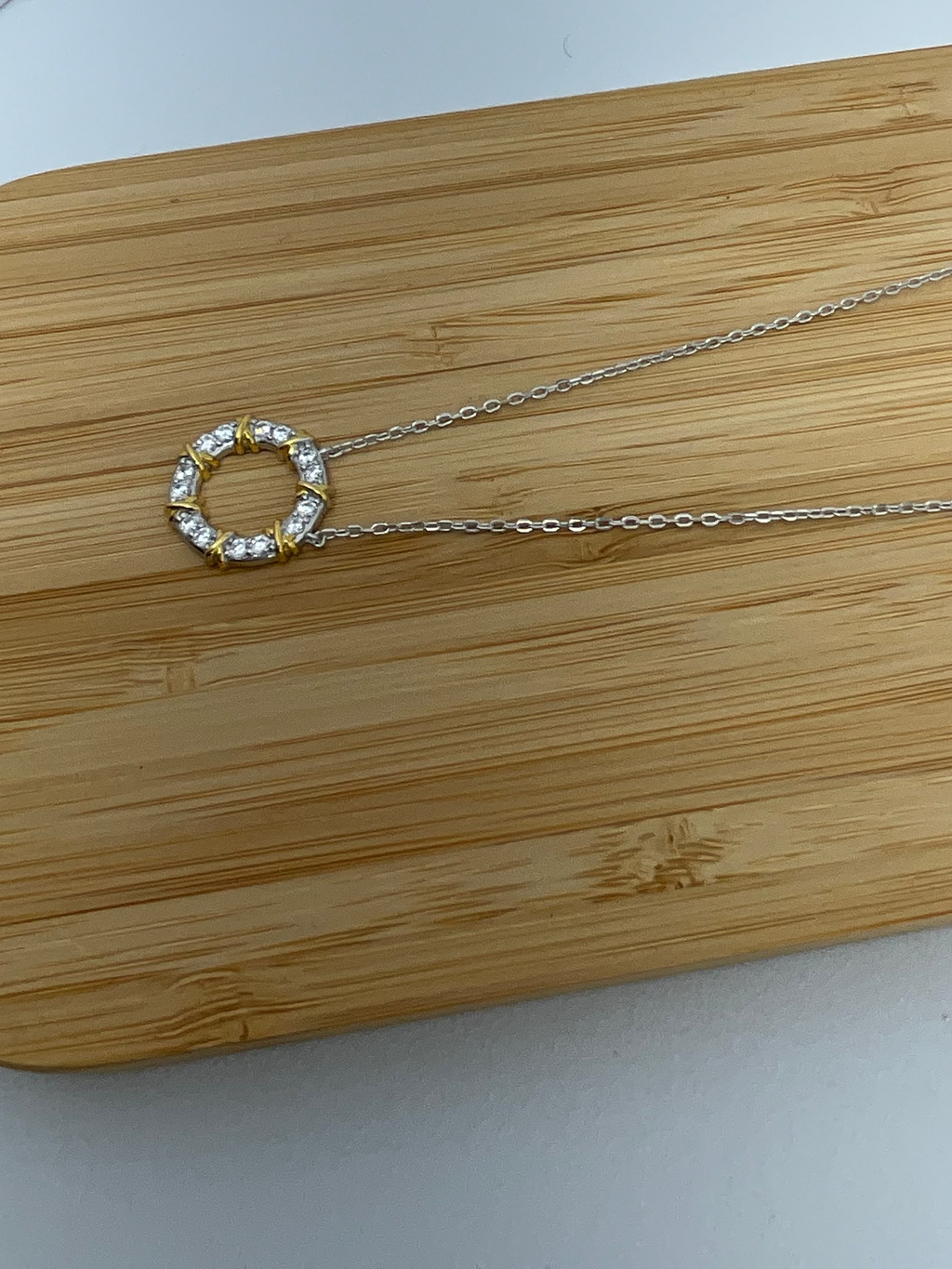 Colar Delicatto Com detalhes em Ouro