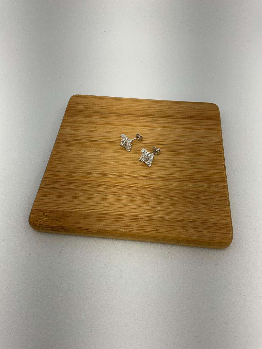 Brinco Quadradinho Moissanite 3mm