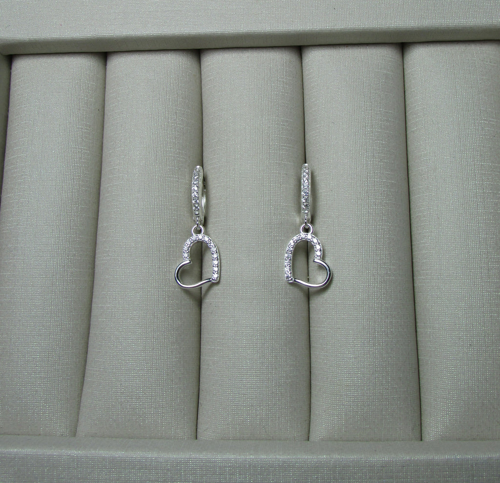 Brinco Argola Click Cravejada Pendente Coração Vazado