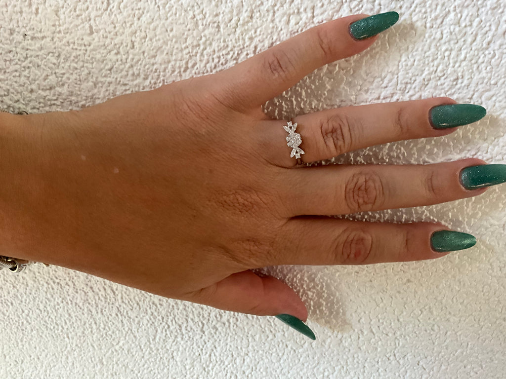 Conjunto Cravejado Flores e Folhas