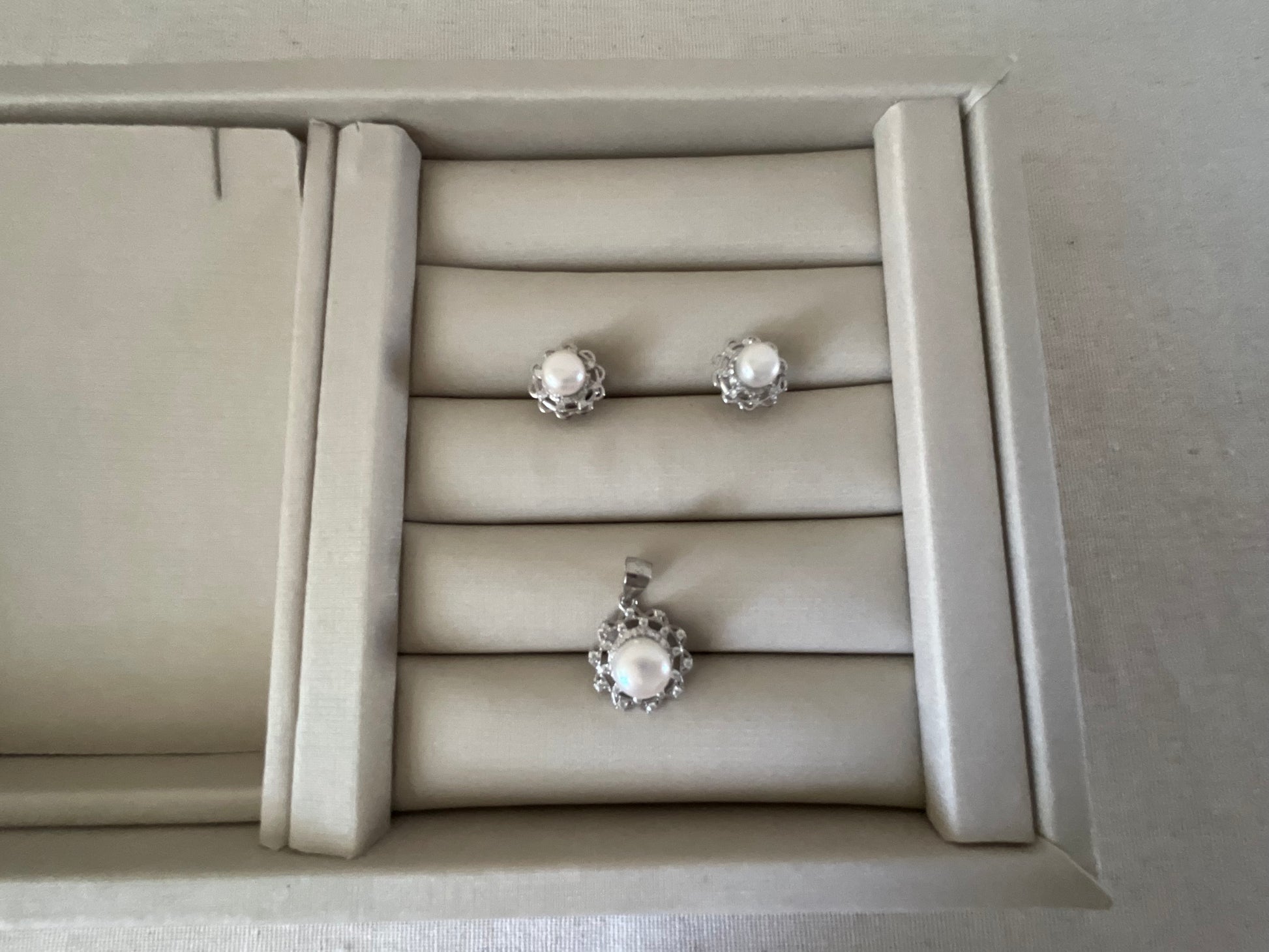 Conjunto Mandala Com Pérola e Lateral Cravejada