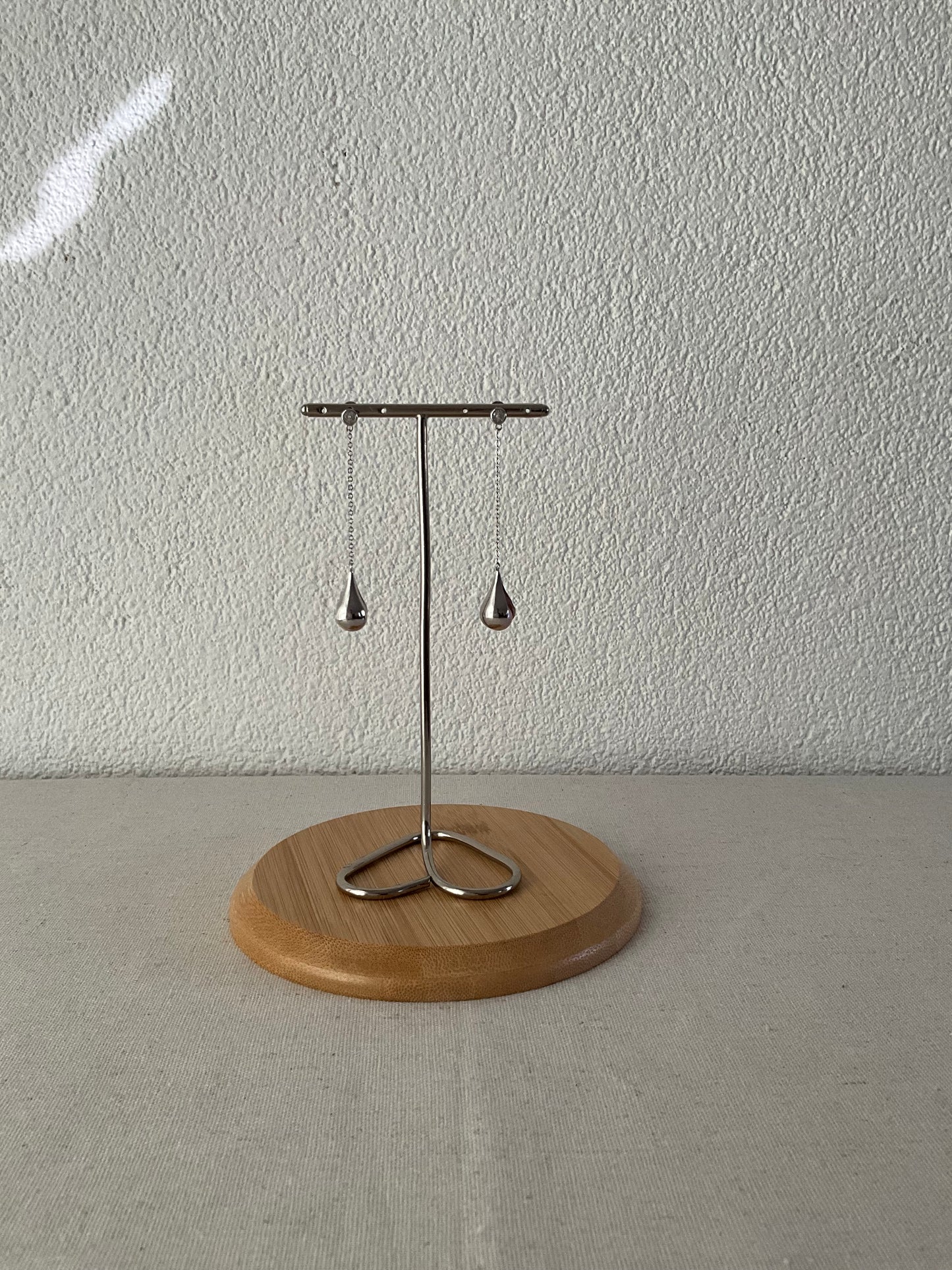 Brinco Pendente Gota com Pérola