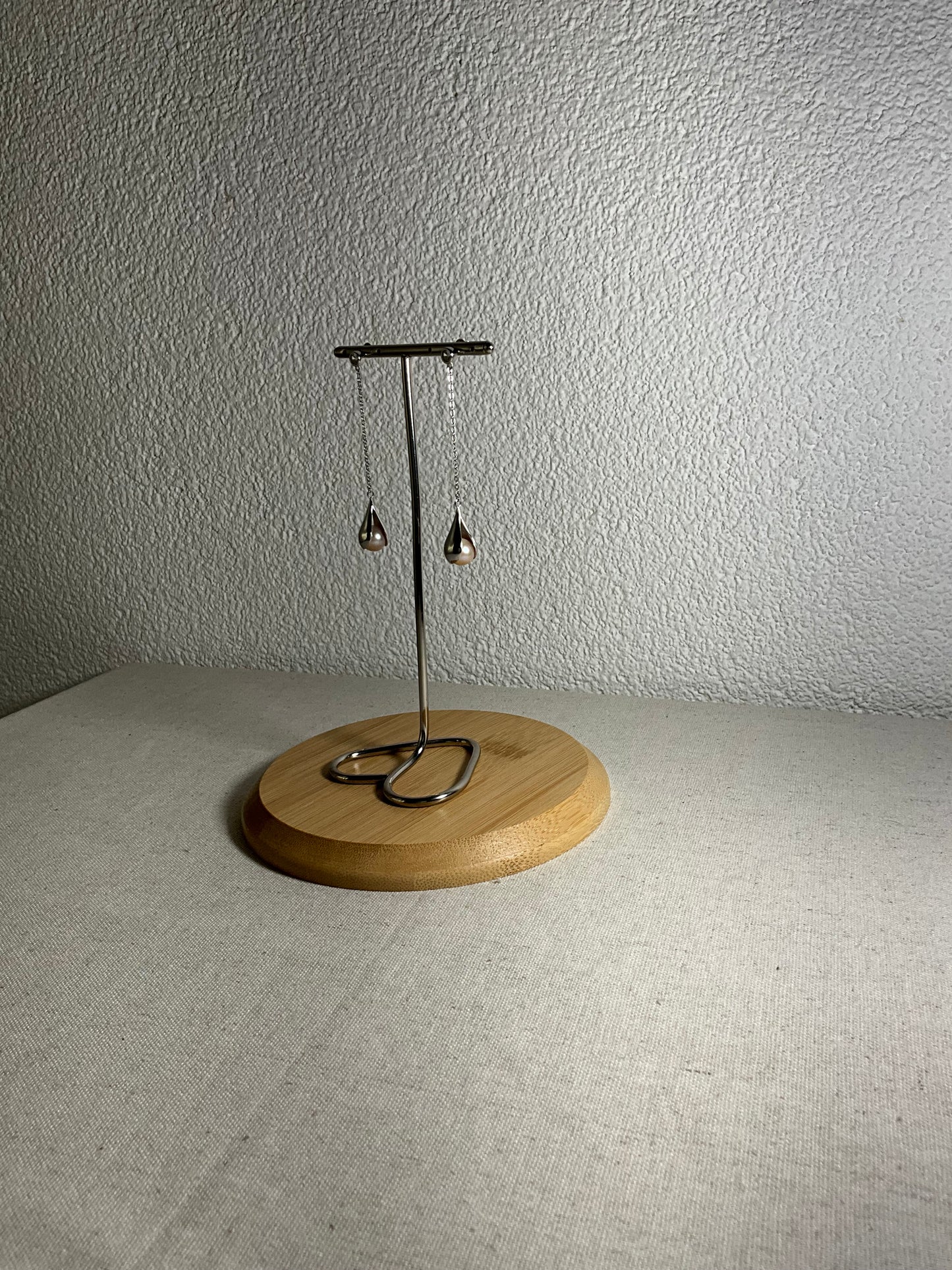 Brinco Pendente Gota com Pérola