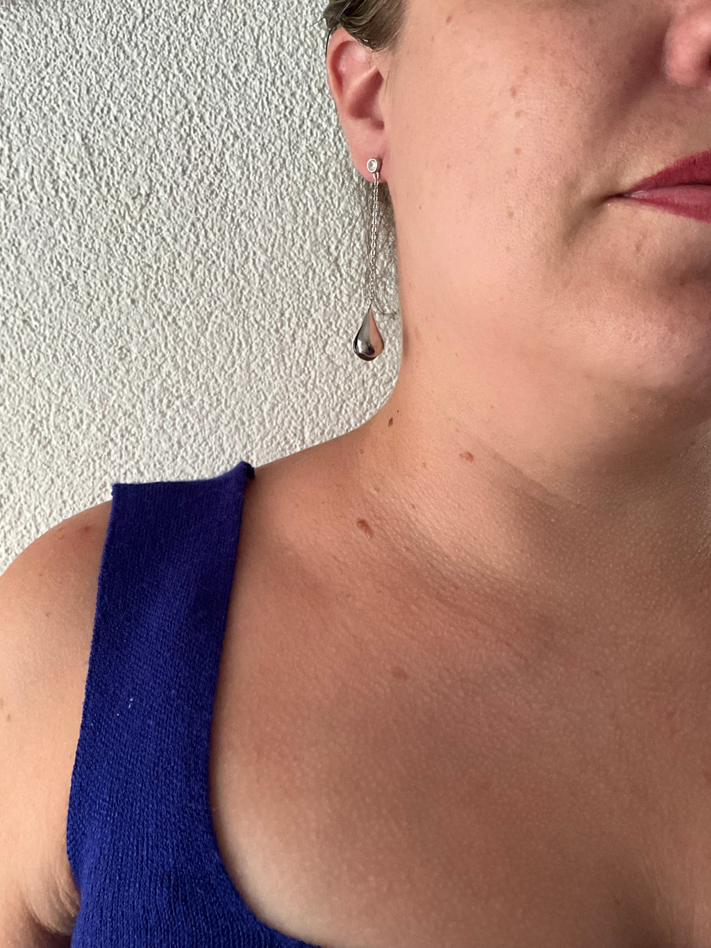 Brinco Pendente Gota Com Pérola Negra