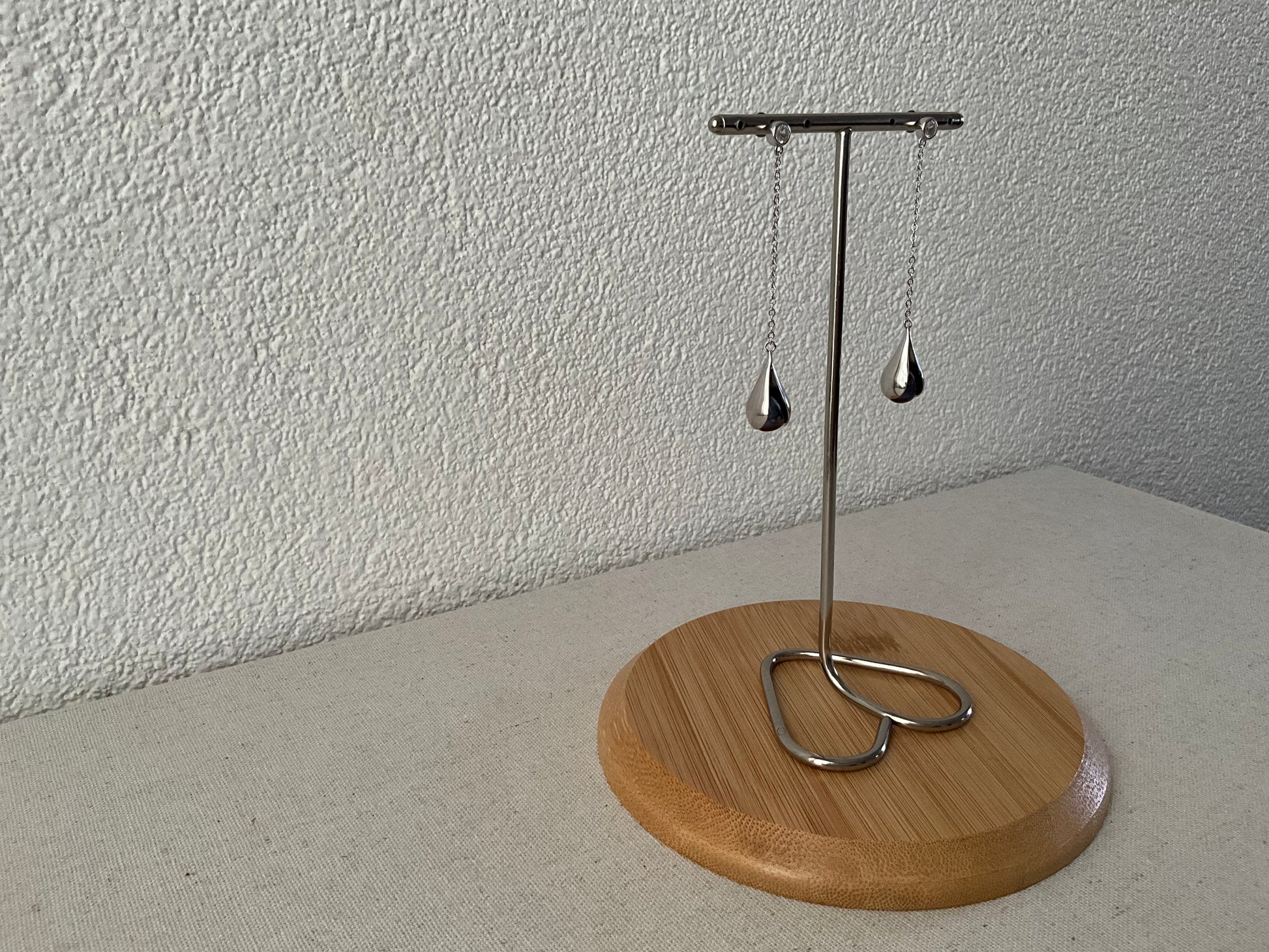Brinco Pendente Gota Com Pérola Negra