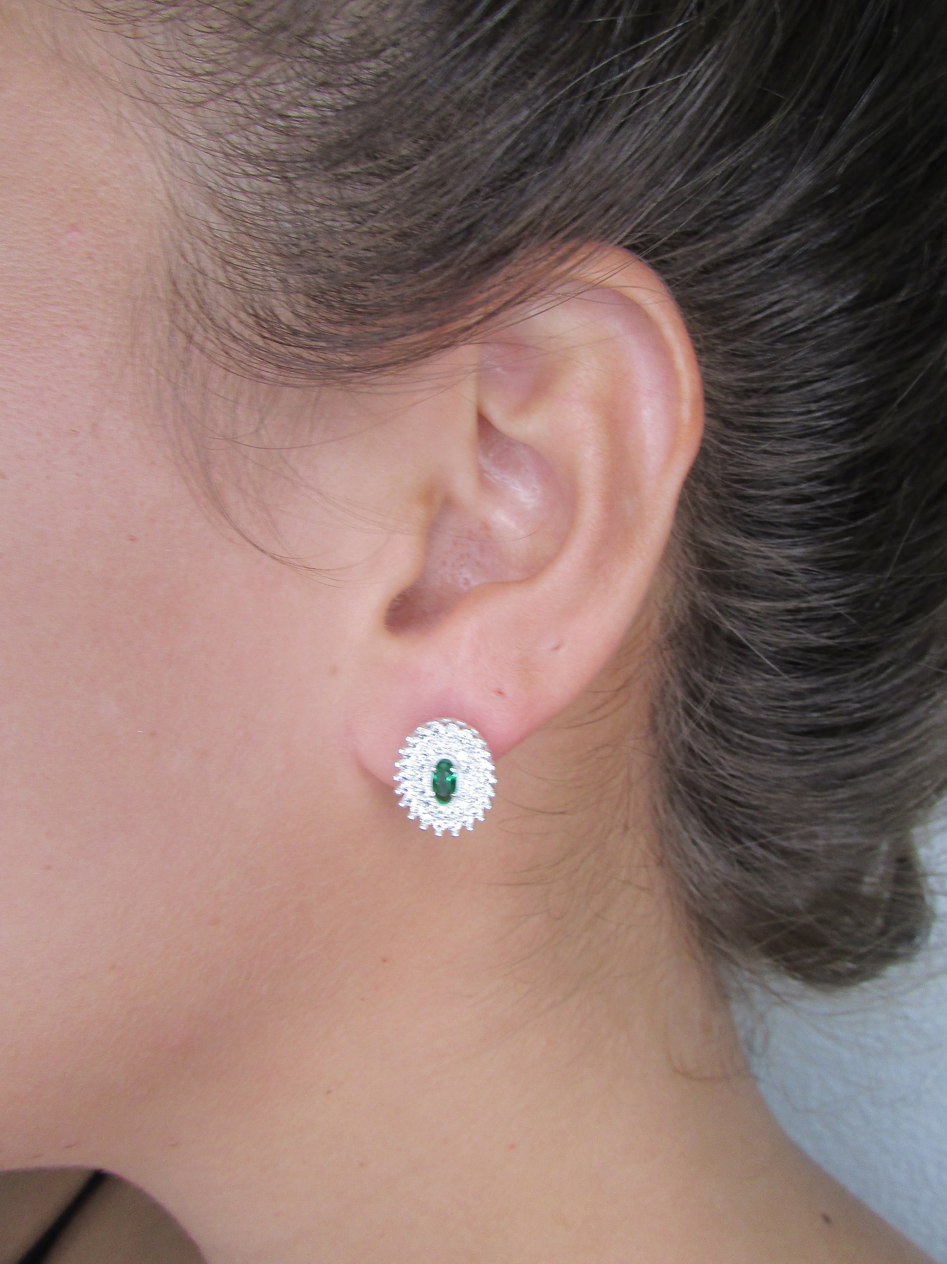 Brinco Redondo Luxo Zirconia Verde