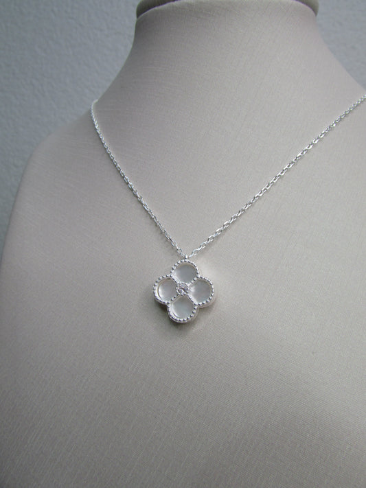 Colar Flor Dupla Face Com Madrepérola e Zircônia