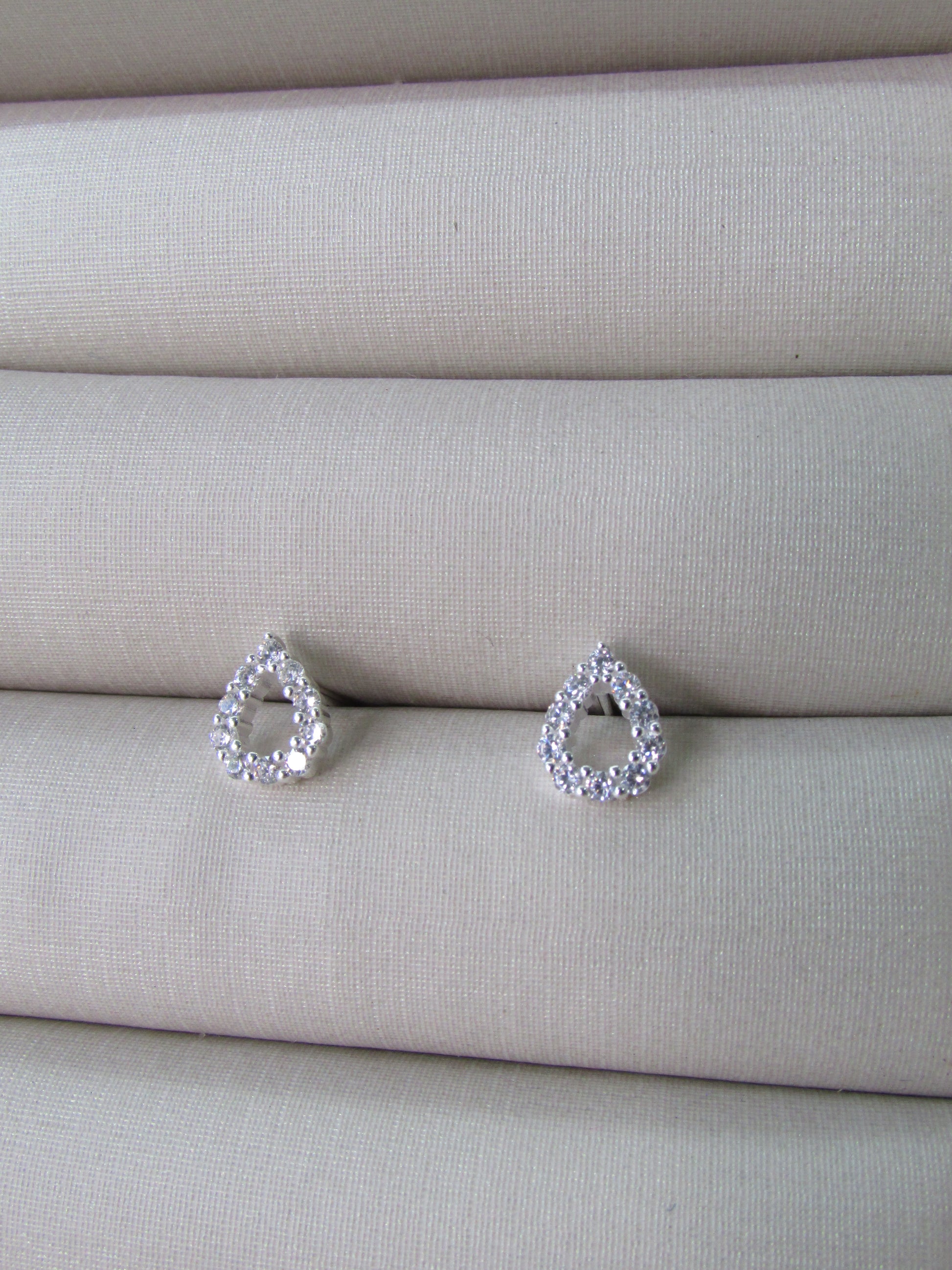 Conjunto Gota Vazada Cravejada