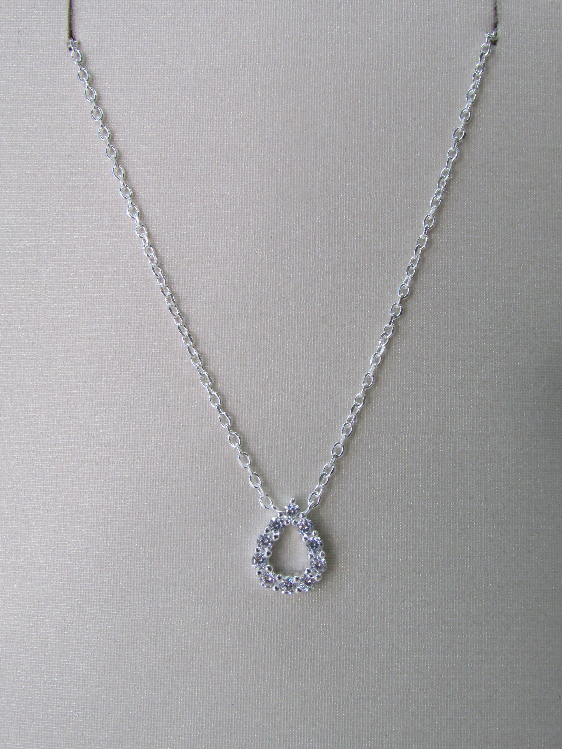 Conjunto Gota Vazada Cravejada